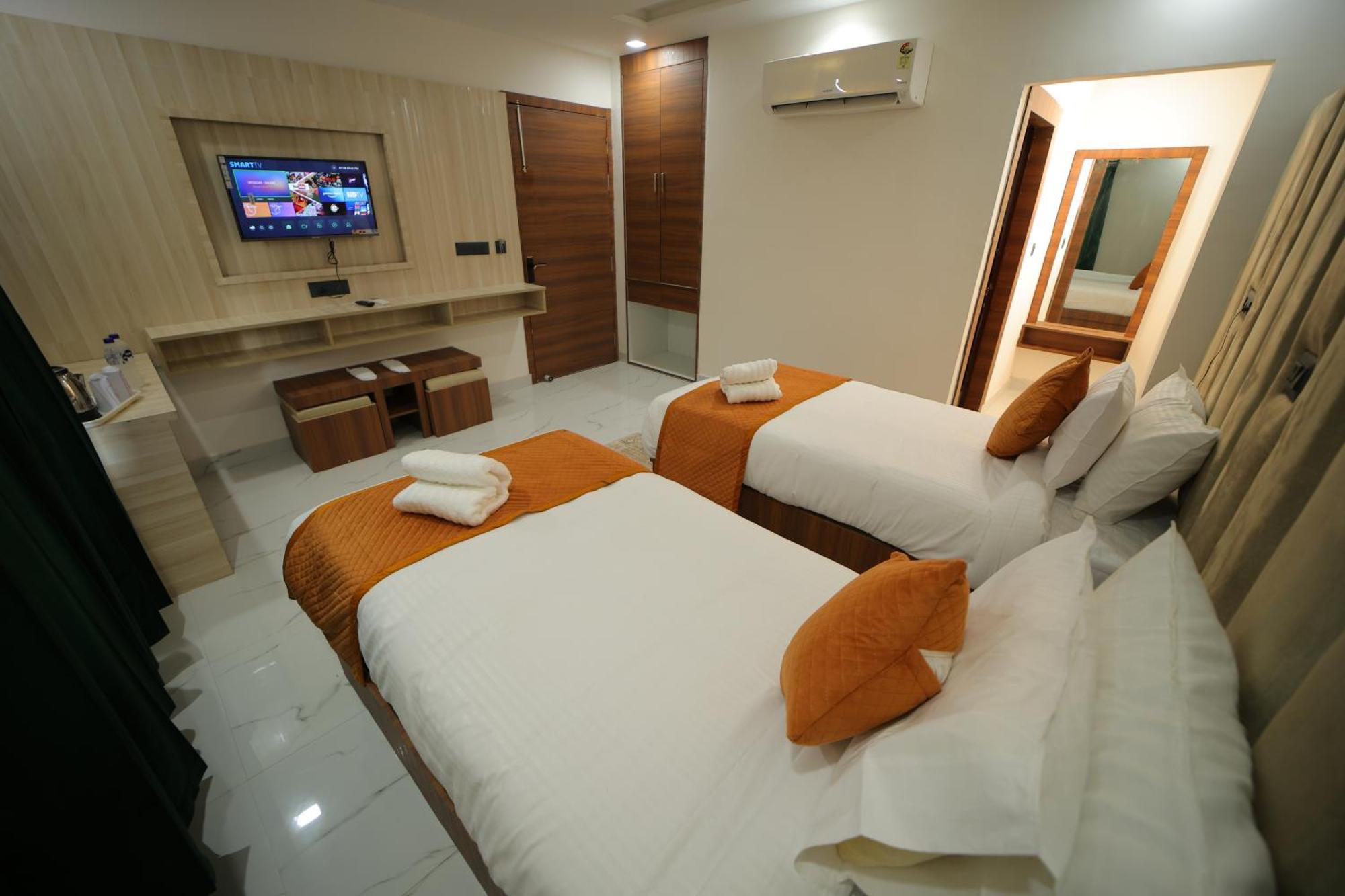 Hotel Dev Villas Agra  Exteriör bild