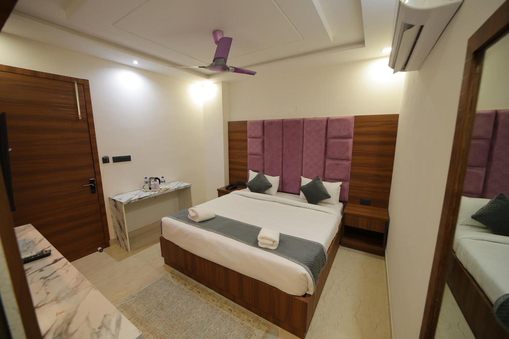 Hotel Dev Villas Agra  Exteriör bild