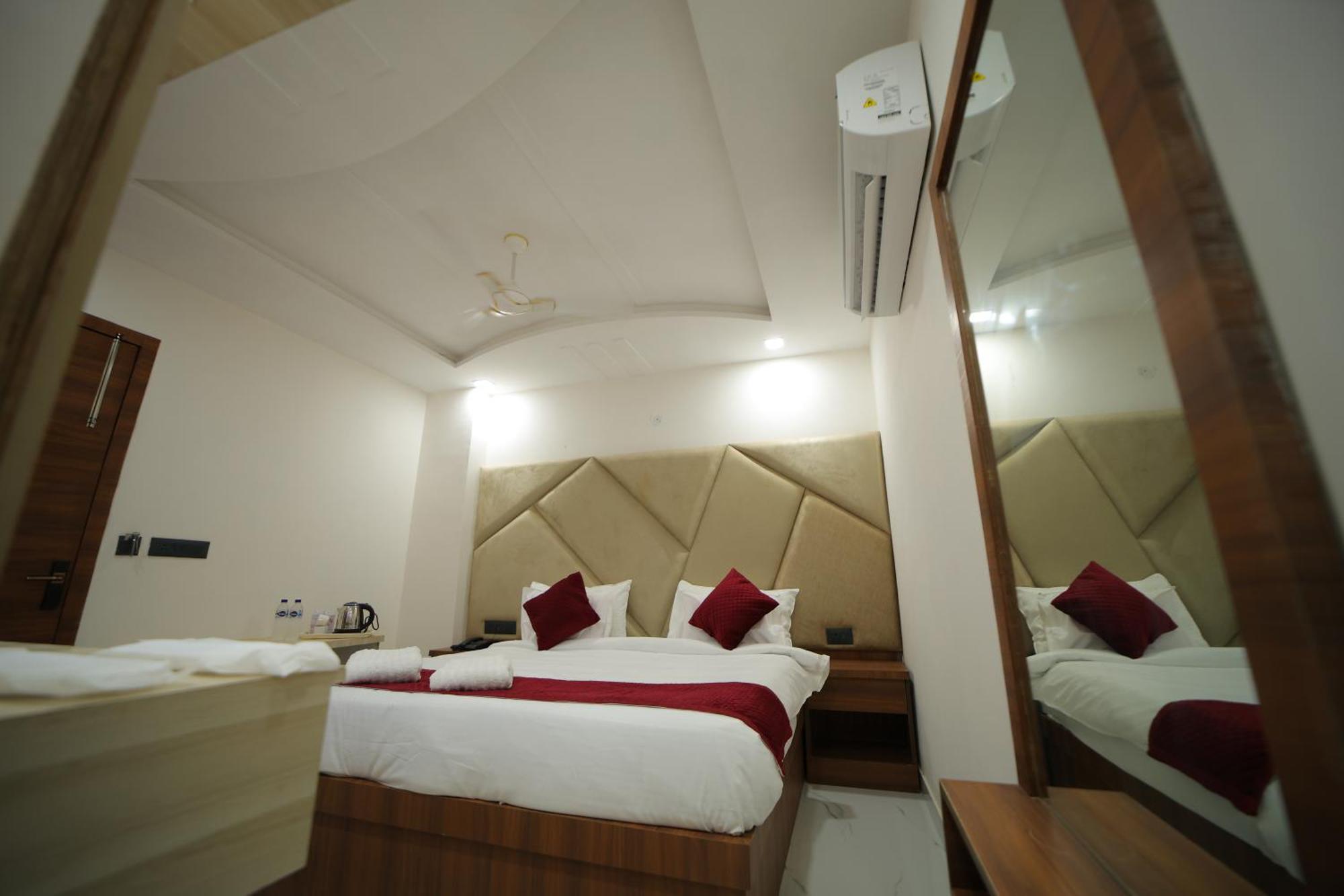 Hotel Dev Villas Agra  Exteriör bild